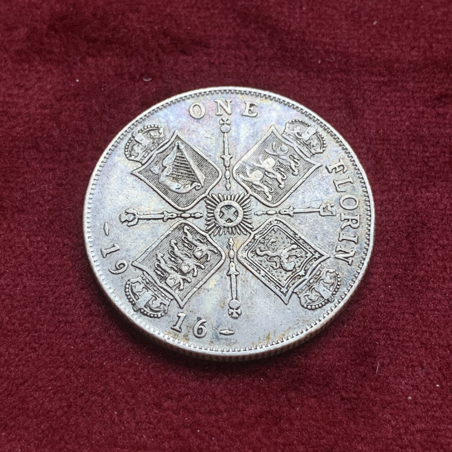 《竞宝斋》第74场-套币裸币专场 本周日，周一，周四.3场连拍（全场不限金额包邮） 英国 1916年 乔治五世  福林银币（2先令）925高银版 原味包浆 细节很不错