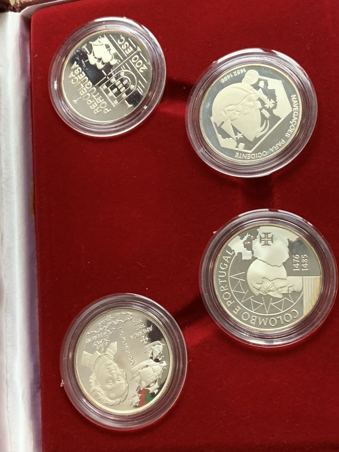 《竞宝斋》第74场-套币裸币专场 本周日，周一，周四.3场连拍（全场不限金额包邮） 原盒证书 葡萄牙1992年 发现新大陆帆船系列 200埃斯库多 精制大银币 单枚26.5克