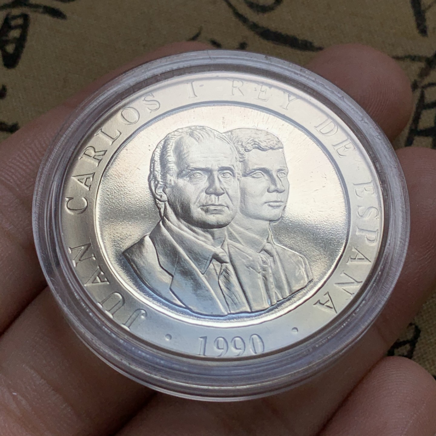 《竞宝斋》第74场-套币裸币专场 本周日，周一，周四.3场连拍（全场不限金额包邮） 原盒证书 西班牙 1992年 巴塞罗那奥运 2000比塞塔 精制大银币 27克