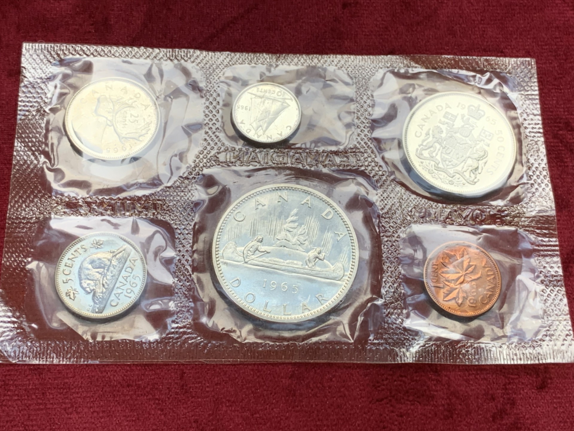 《竞宝斋》第74场-套币裸币专场 本周日，周一，周四.3场连拍（全场不限金额包邮） 加拿大1965年 六枚套 其中4枚银币 封装