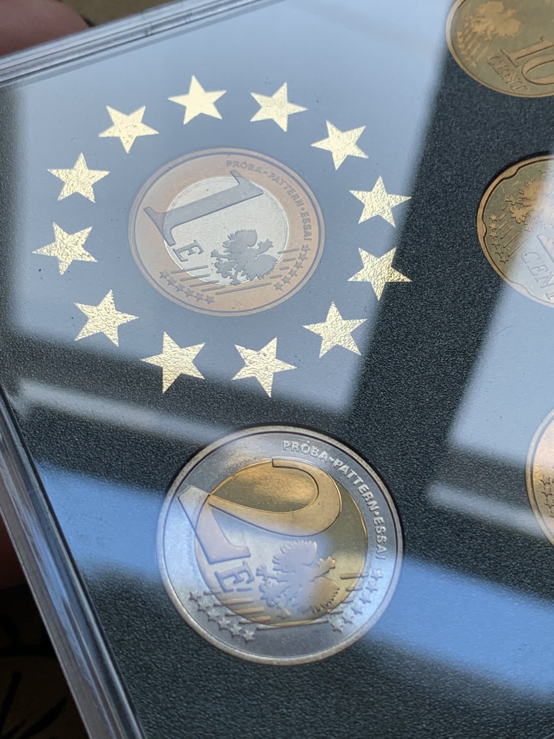 《竞宝斋》第74场-套币裸币专场 本周日，周一，周四.3场连拍（全场不限金额包邮） 卡装 波兰2004年 八枚套1分到2欧元 ESSAI厂试铸欧元套币