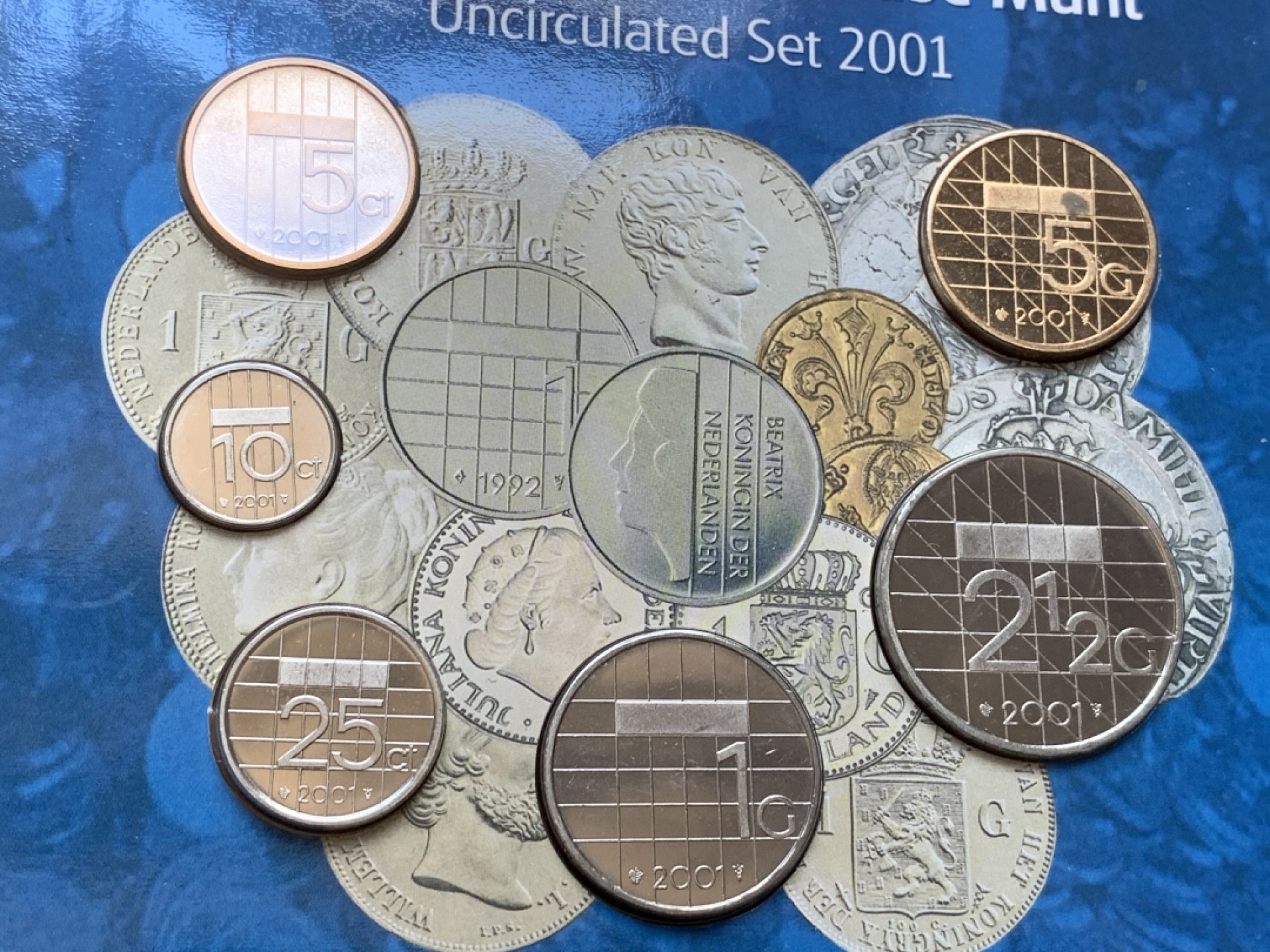 《竞宝斋》第74场-套币裸币专场 本周日，周一，周四.3场连拍（全场不限金额包邮） 卡装 荷兰 2001年 欧元前的最后荷兰盾套币 六枚套 套币