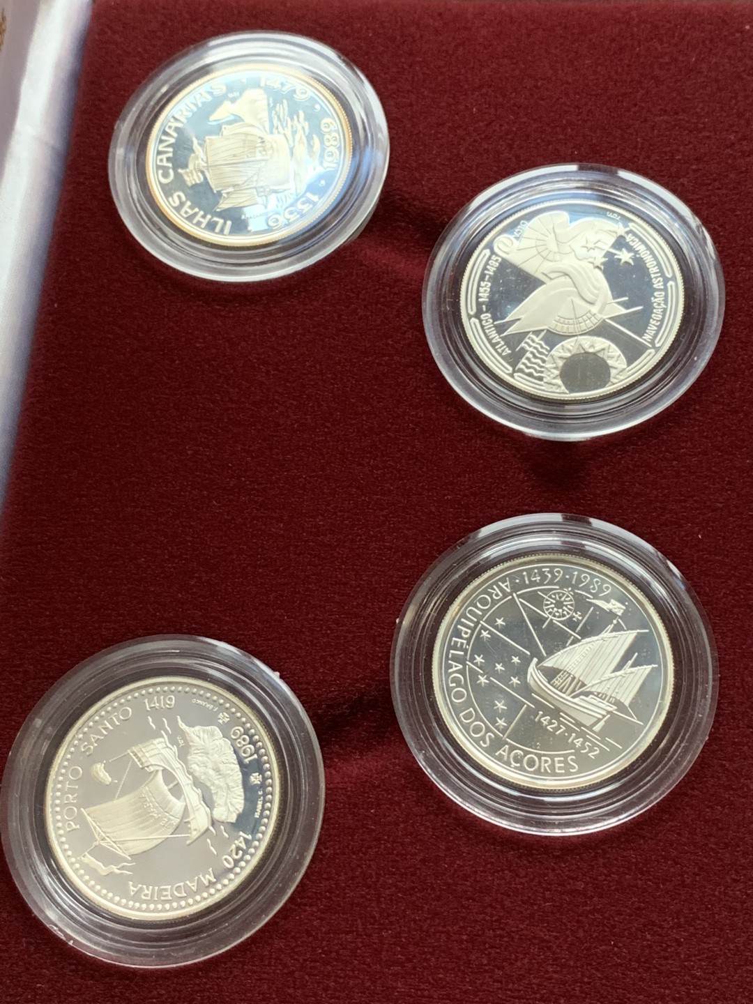 《竞宝斋》第74场-套币裸币专场 本周日，周一，周四.3场连拍（全场不限金额包邮） 原盒证书葡萄牙1990年帆船系列100埃斯库多 精制大银币 一流状态