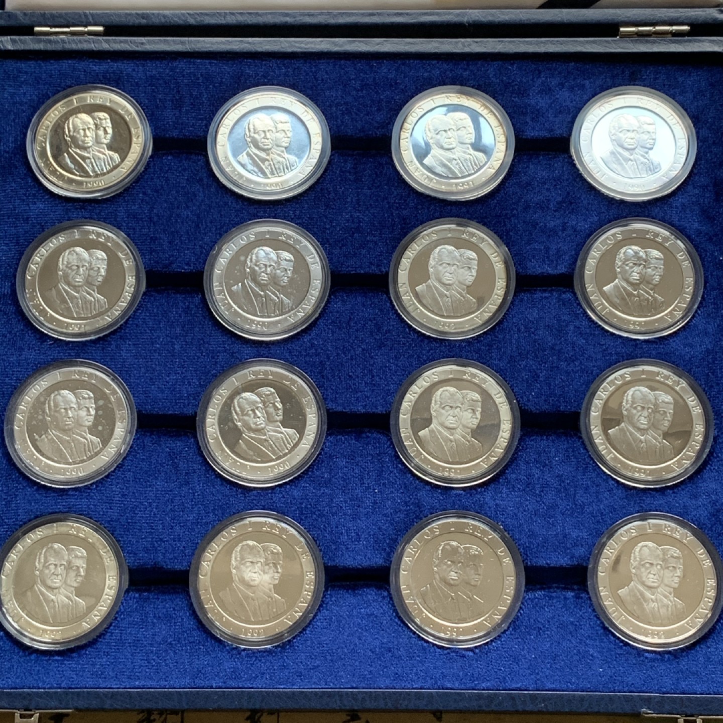 《竞宝斋》第74场-套币裸币专场 本周日，周一，周四.3场连拍（全场不限金额包邮） 少见大盒装 西班牙 1992年巴塞罗那奥运 2000比塞塔 16枚一套精制大银币 单枚27克