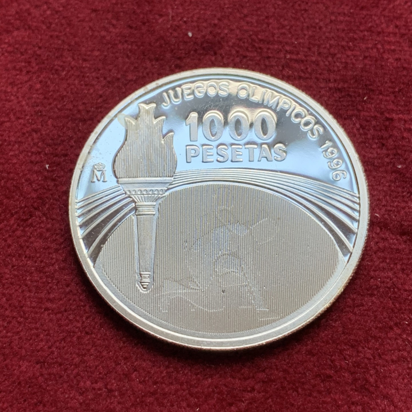 《竞宝斋》第74场-套币裸币专场 本周日，周一，周四.3场连拍（全场不限金额包邮） 原蓝盒证书西班牙1996年奥运火炬1000比塞塔精制银币