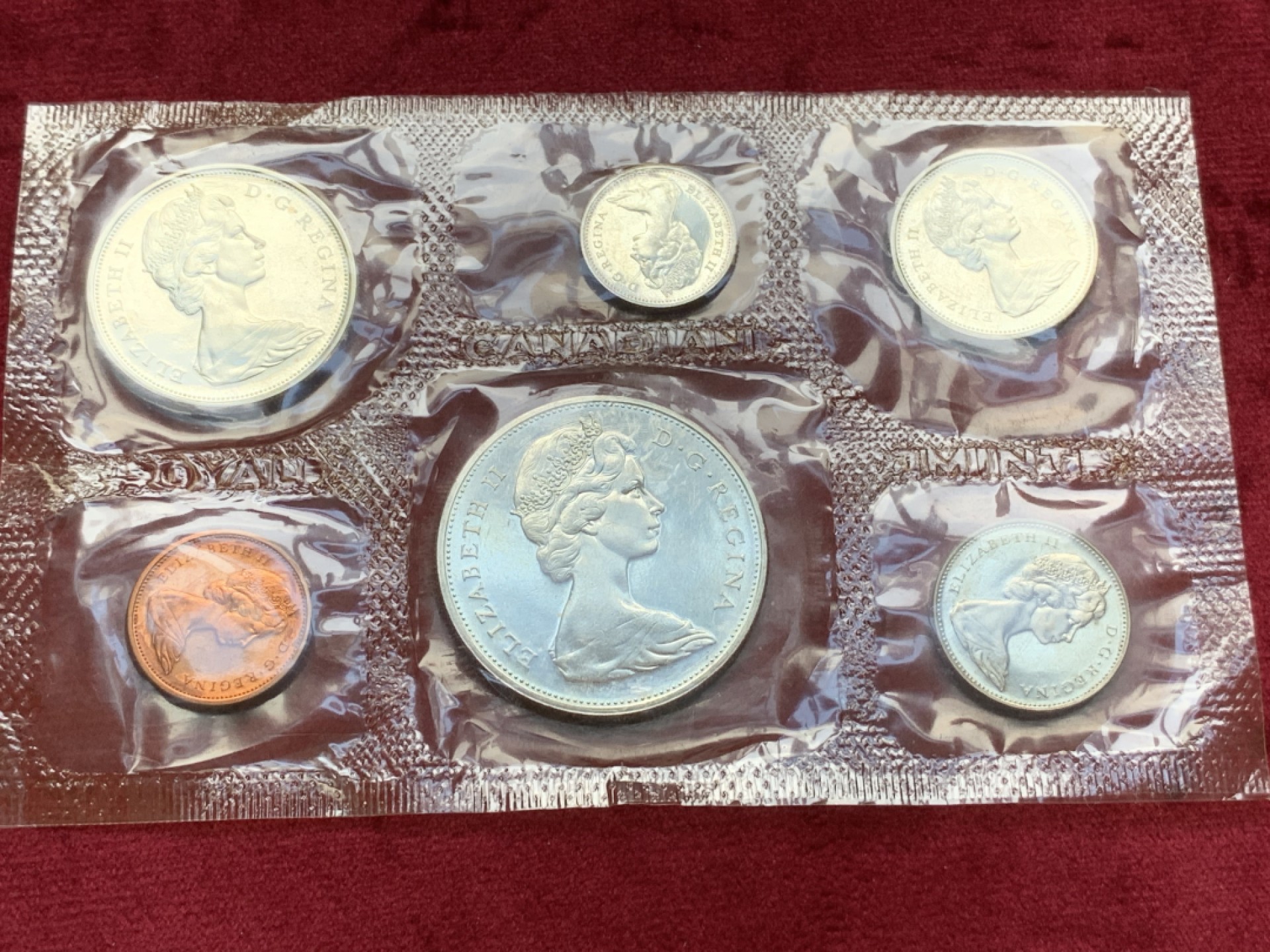 《竞宝斋》第74场-套币裸币专场 本周日，周一，周四.3场连拍（全场不限金额包邮） 加拿大1965年 六枚套 其中4枚银币 封装