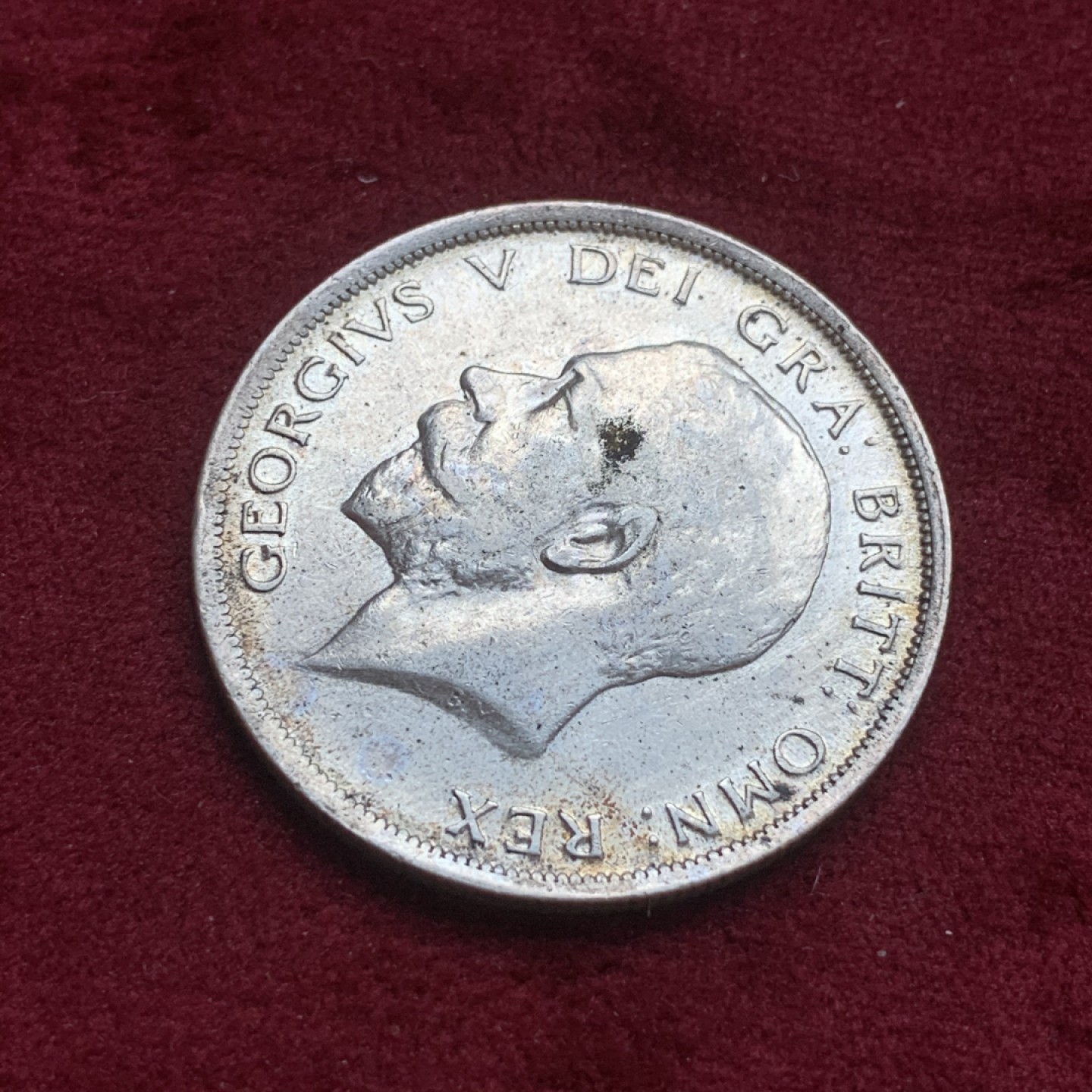 《竞宝斋》第74场-套币裸币专场 本周日，周一，周四.3场连拍（全场不限金额包邮） 英国 1915年 乔治五世  半克朗银币 925高银版 背面五彩包浆 细节不错