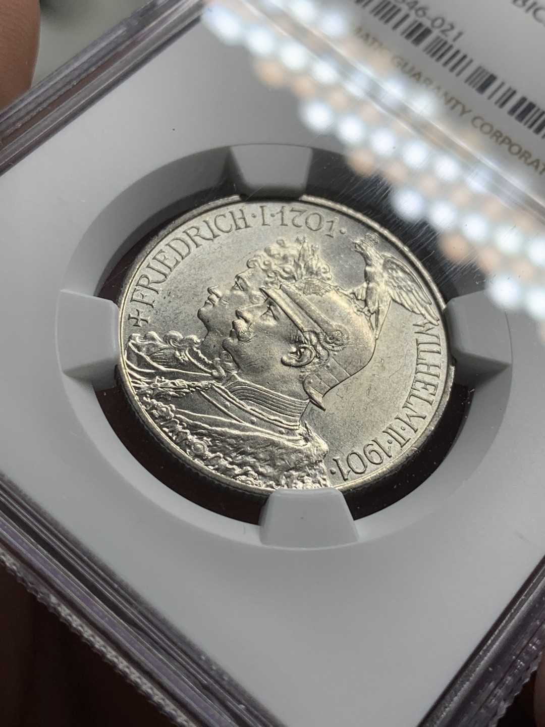 《竞宝斋》第74场-套币裸币专场 本周日，周一，周四.3场连拍（全场不限金额包邮） NGC-MS62 德国普鲁士 1901年 两百周年纪念军装版 2马克 原光银币