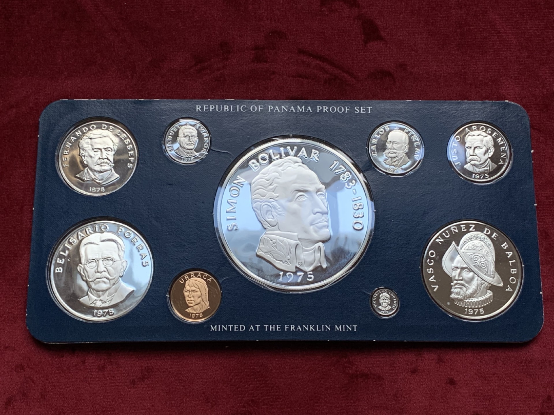 《竞宝斋》第74场-套币裸币专场 本周日，周一，周四.3场连拍（全场不限金额包邮） 原盒证书 巴拿马1975年精制套币9枚 其中三枚最大的是925银币 总银币重量192克