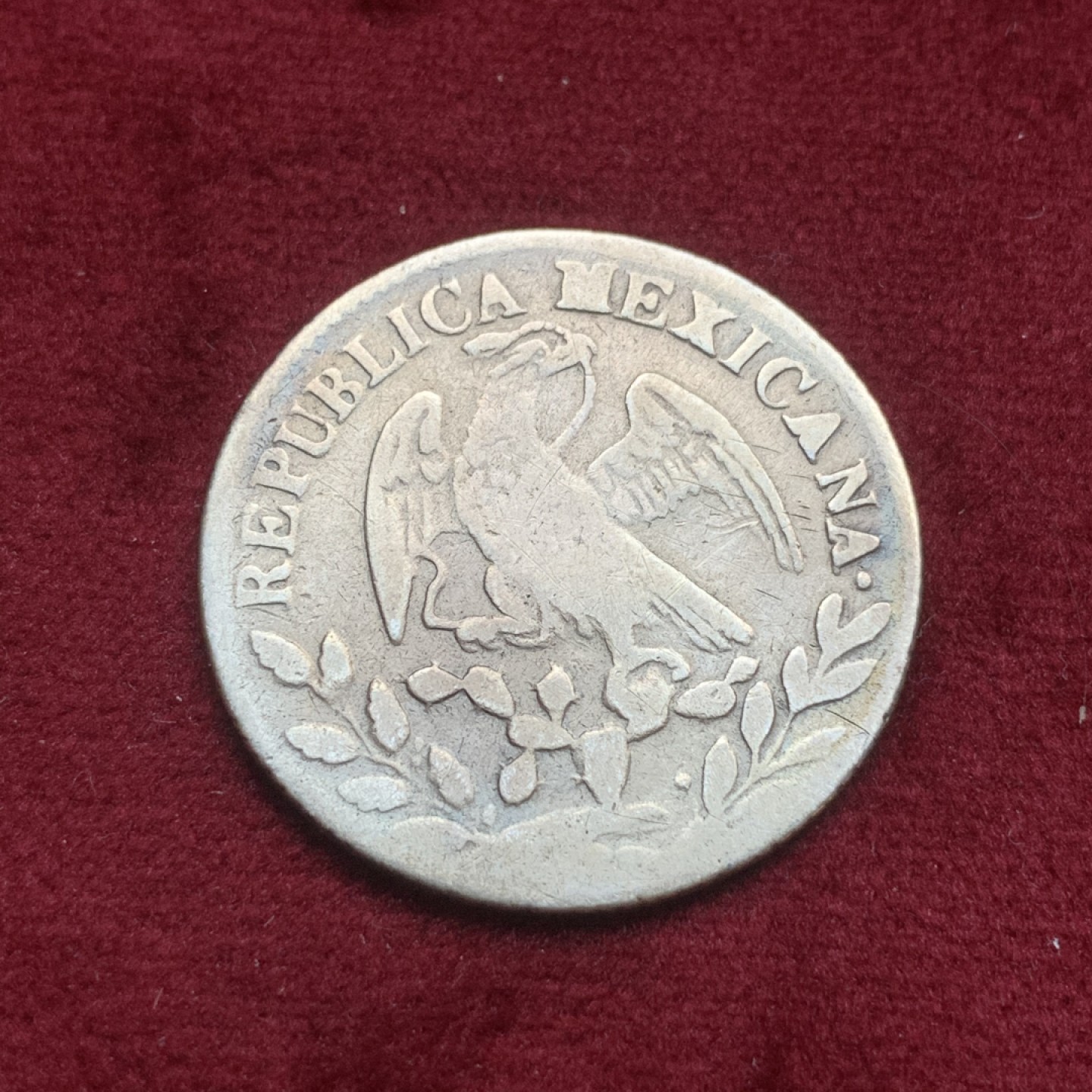 《竞宝斋》第74场-套币裸币专场 本周日，周一，周四.3场连拍（全场不限金额包邮） 墨西哥1848年Go厂 鹰洋小毫 2R银币 鹰洋的辅币都非常少见 