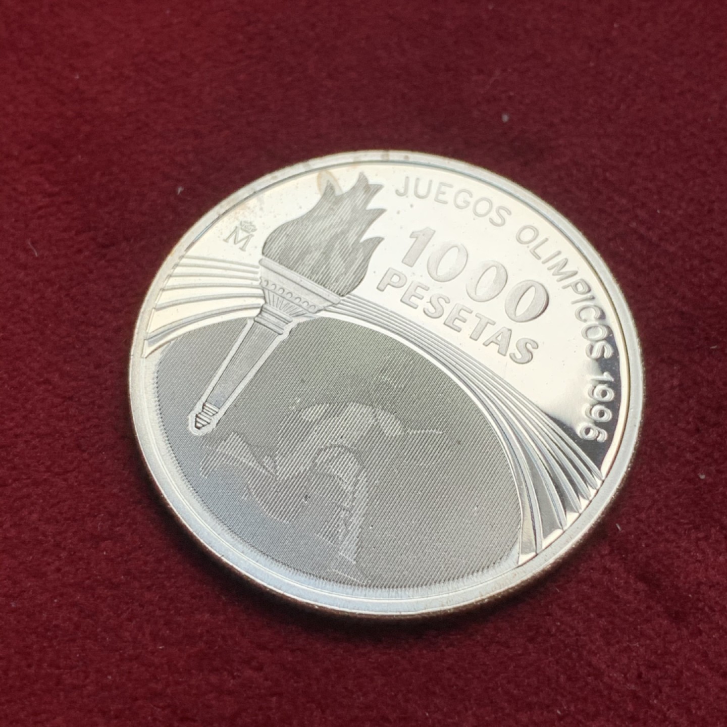 《竞宝斋》第74场-套币裸币专场 本周日，周一，周四.3场连拍（全场不限金额包邮） 原蓝盒证书西班牙1996年奥运火炬1000比塞塔精制银币