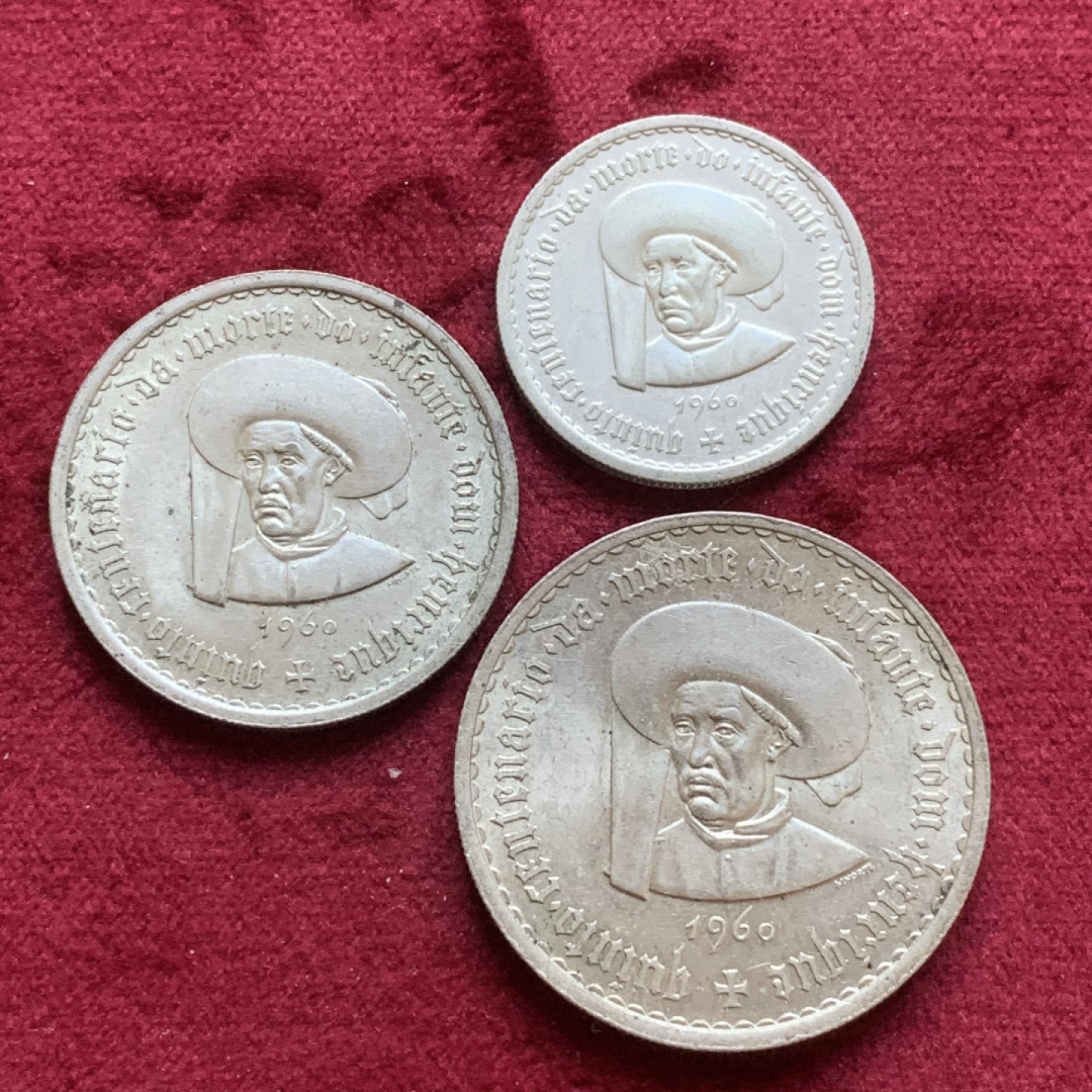 《竞宝斋》第74场-套币裸币专场 本周日，周一，周四.3场连拍（全场不限金额包邮） （3枚一套）UNC品 葡萄牙 1966年 纪念航海家 亨利王子逝世100周年 5，10，20面值 3枚总重40.5克