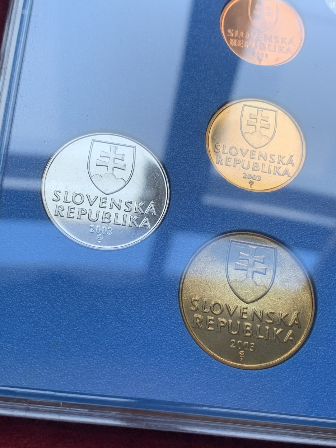 《竞宝斋》第74场-套币裸币专场 本周日，周一，周四.3场连拍（全场不限金额包邮） 卡装 斯洛伐克2003年 八枚套 封装套币 少见