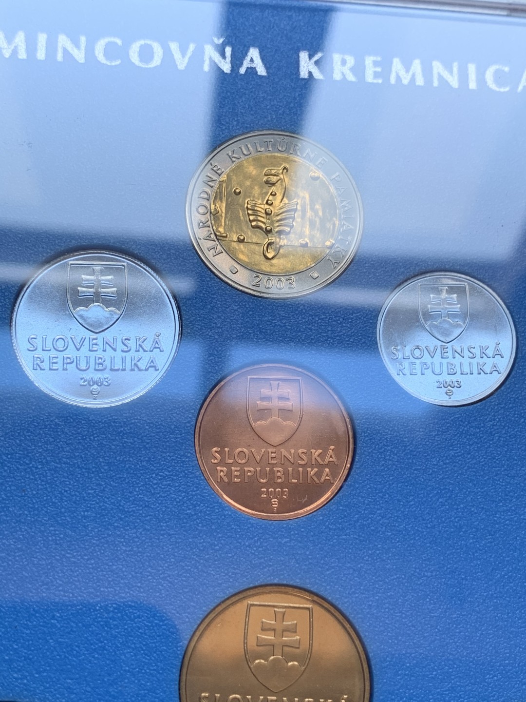 《竞宝斋》第74场-套币裸币专场 本周日，周一，周四.3场连拍（全场不限金额包邮） 卡装 斯洛伐克2003年 八枚套 封装套币 少见