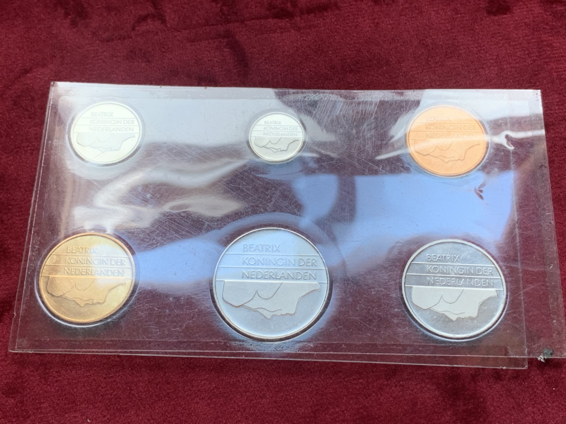 《竞宝斋》第74场-套币裸币专场 本周日，周一，周四.3场连拍（全场不限金额包邮） 荷兰 1999年 朱丽安娜女王 六枚套 封装套币