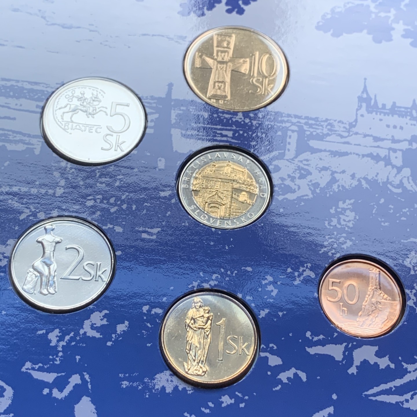 《竞宝斋》第74场-套币裸币专场 本周日，周一，周四.3场连拍（全场不限金额包邮） 卡装 斯洛伐克 2004年 六枚套 封装 套币