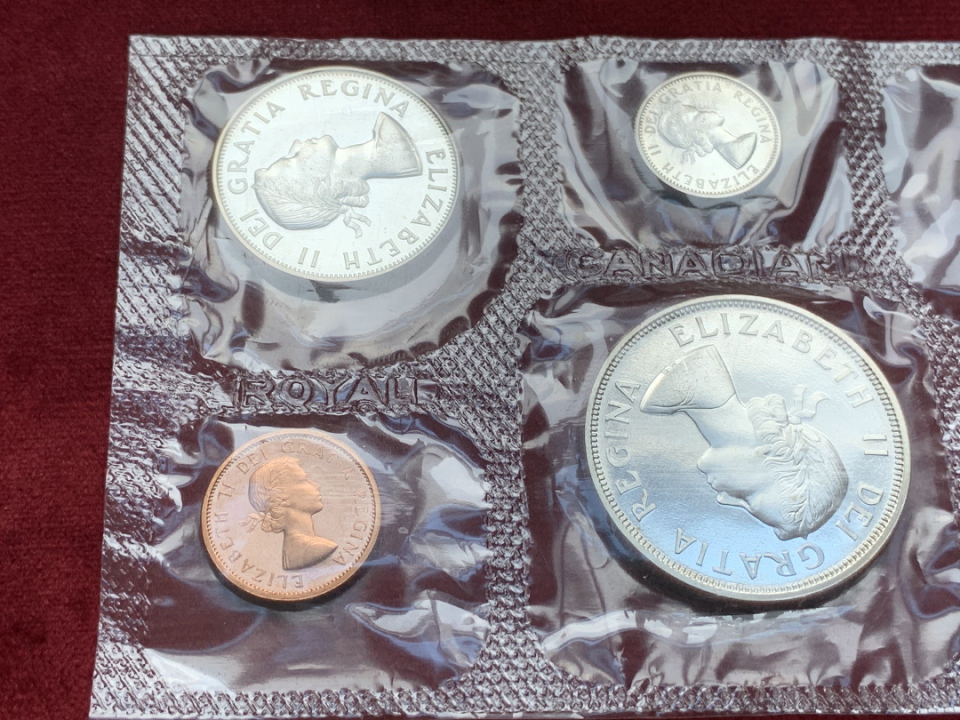 《竞宝斋》第74场-套币裸币专场 本周日，周一，周四.3场连拍（全场不限金额包邮） 加拿大1964年 六枚套 其中4枚银币 封装