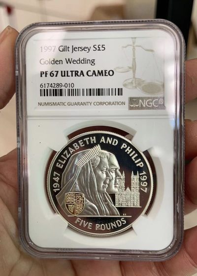 【麦克币章收藏】拍卖第二期 - 英属泽西岛英女王金婚5镑精制银币，见证着大英皇室相濡以沫的爱情