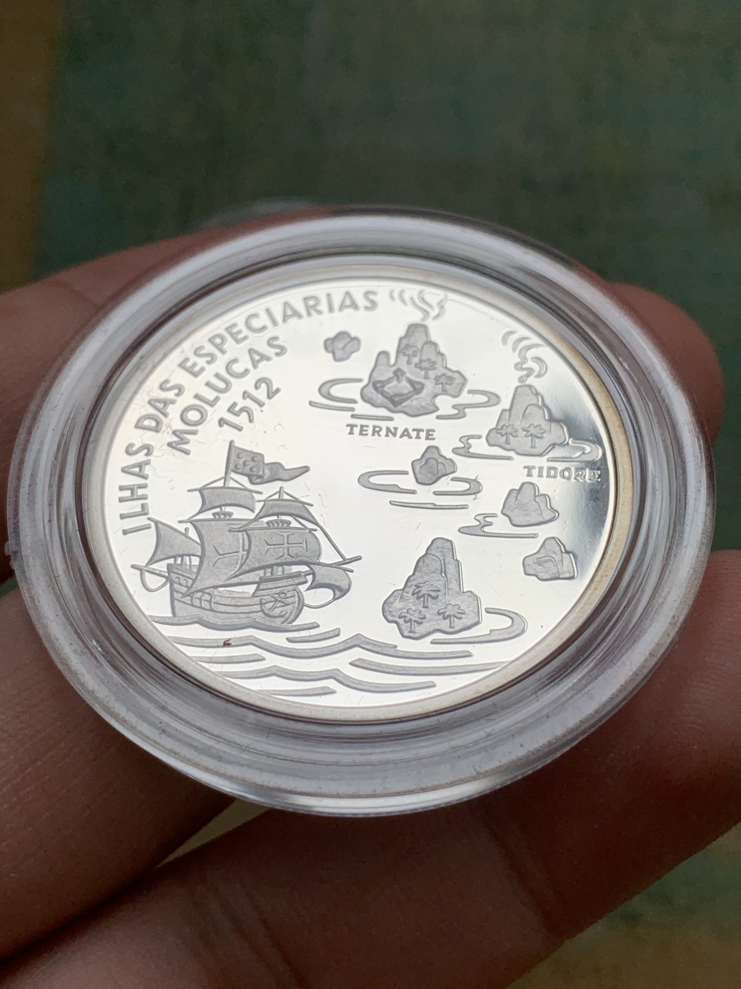 《竞宝斋》第74场-套币裸币专场 本周日，周一，周四.3场连拍（全场不限金额包邮） 原盒证书 葡萄牙1995年发现新大陆帆船系列200埃斯库多精制大银币 单枚26.5克