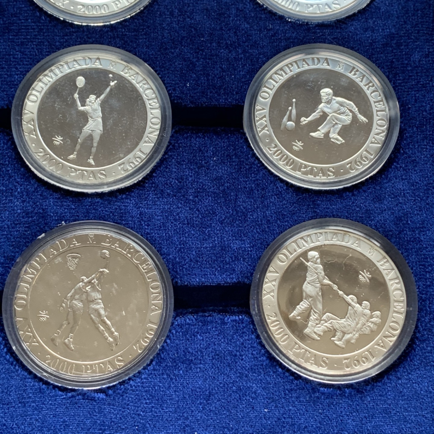 《竞宝斋》第74场-套币裸币专场 本周日，周一，周四.3场连拍（全场不限金额包邮） 少见大盒装 西班牙 1992年巴塞罗那奥运 2000比塞塔 16枚一套精制大银币 单枚27克