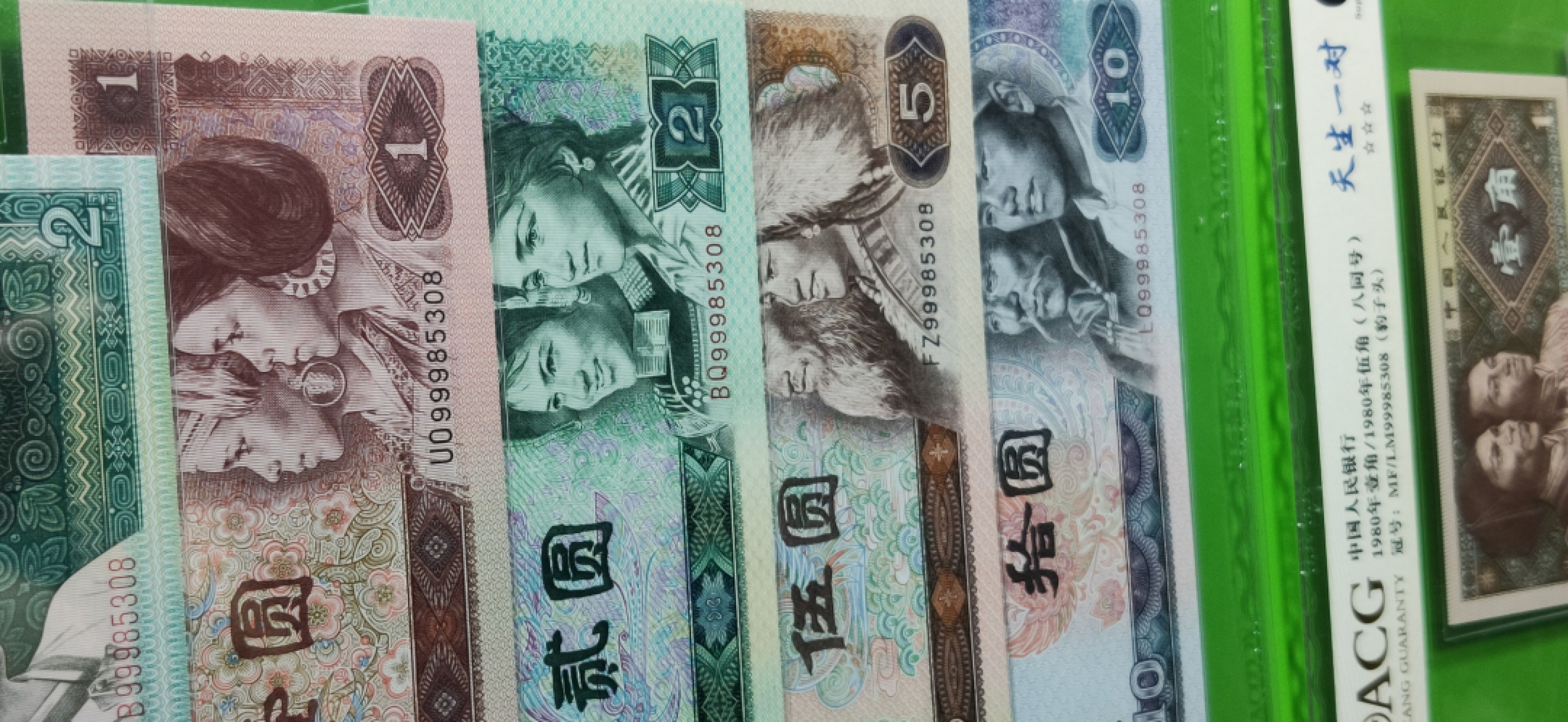 二版随心拍 四版小小四，全同号 ACG67E