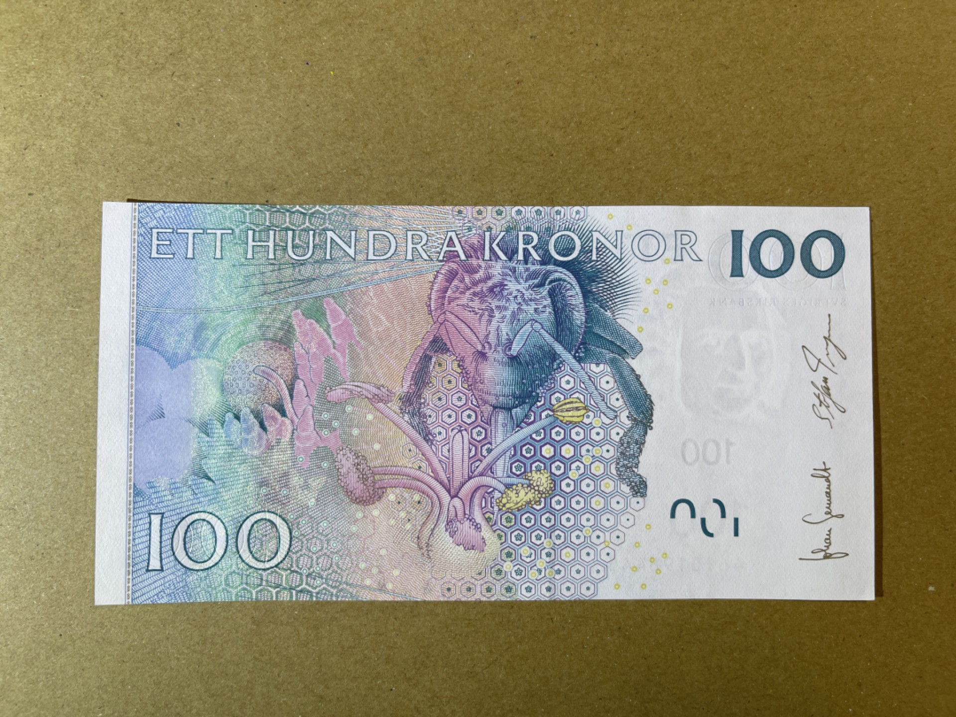 《张总收藏》64期——外币精品 瑞典100克朗 UNC 2004年