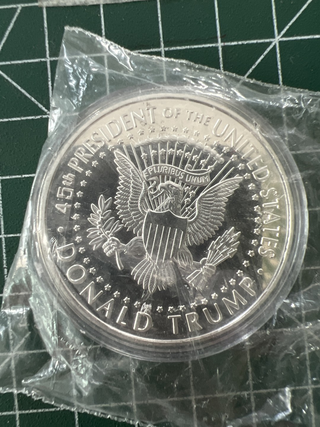 泡泡堂第二十六期  世界硬币纪念章专场（全场20包邮，偏远地区除外） 纪念章