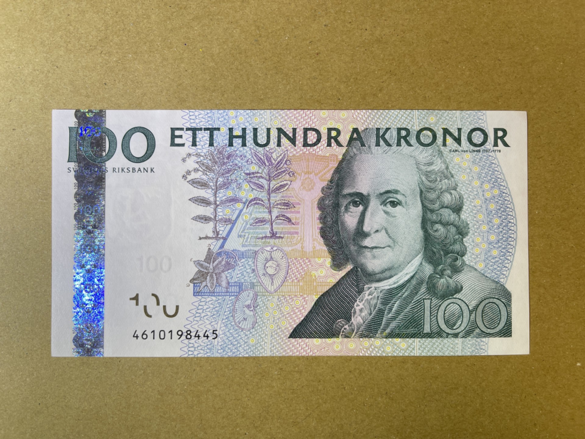 《张总收藏》64期——外币精品 瑞典100克朗 UNC 2004年