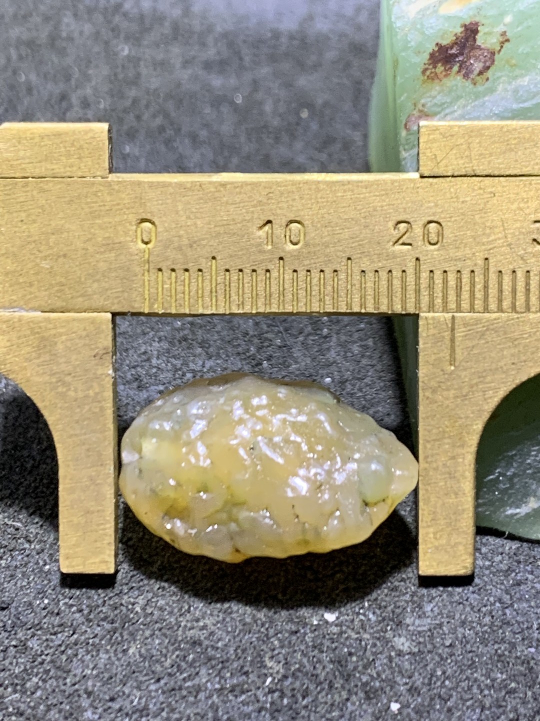 精美阿拉善筋脉石原石珠子一颗，