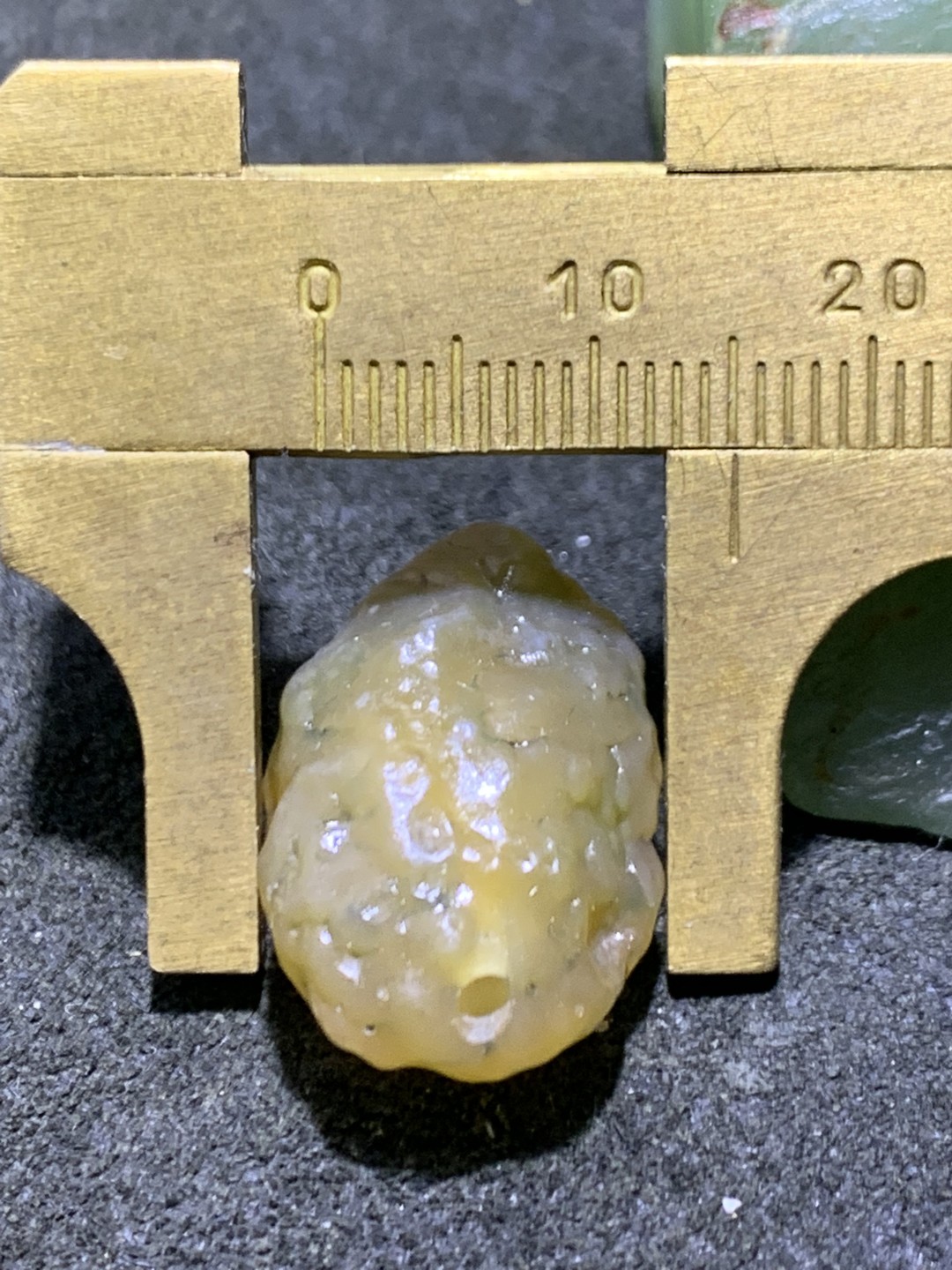 精美阿拉善筋脉石原石珠子一颗，