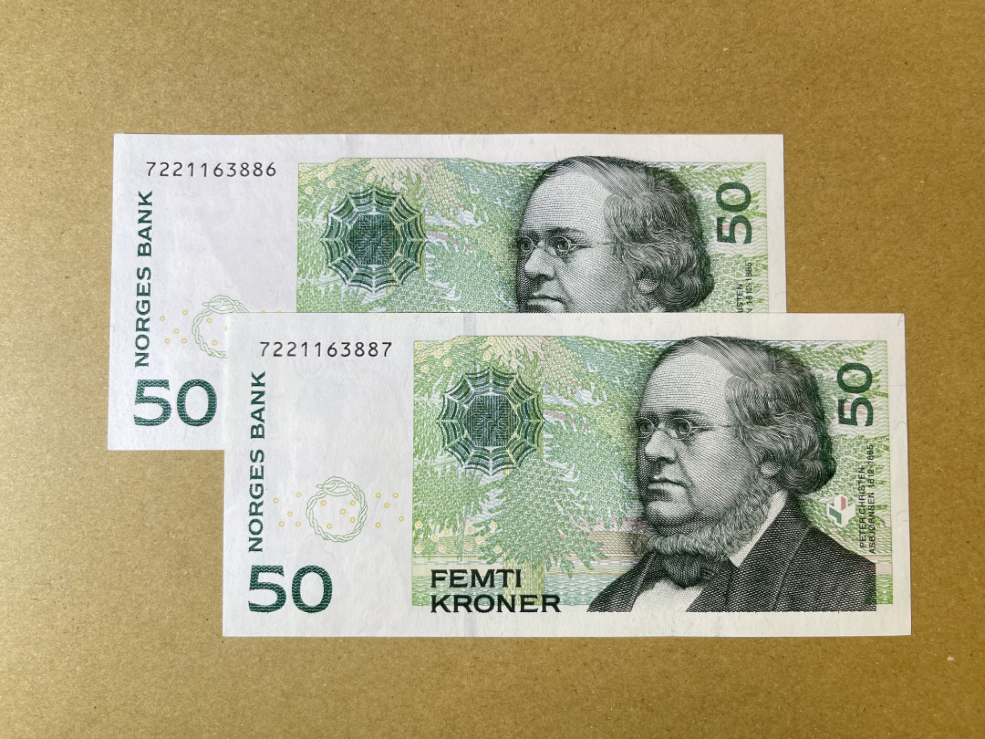 《张总收藏》64期——外币精品 挪威50克朗连号2张 UNC 2005年