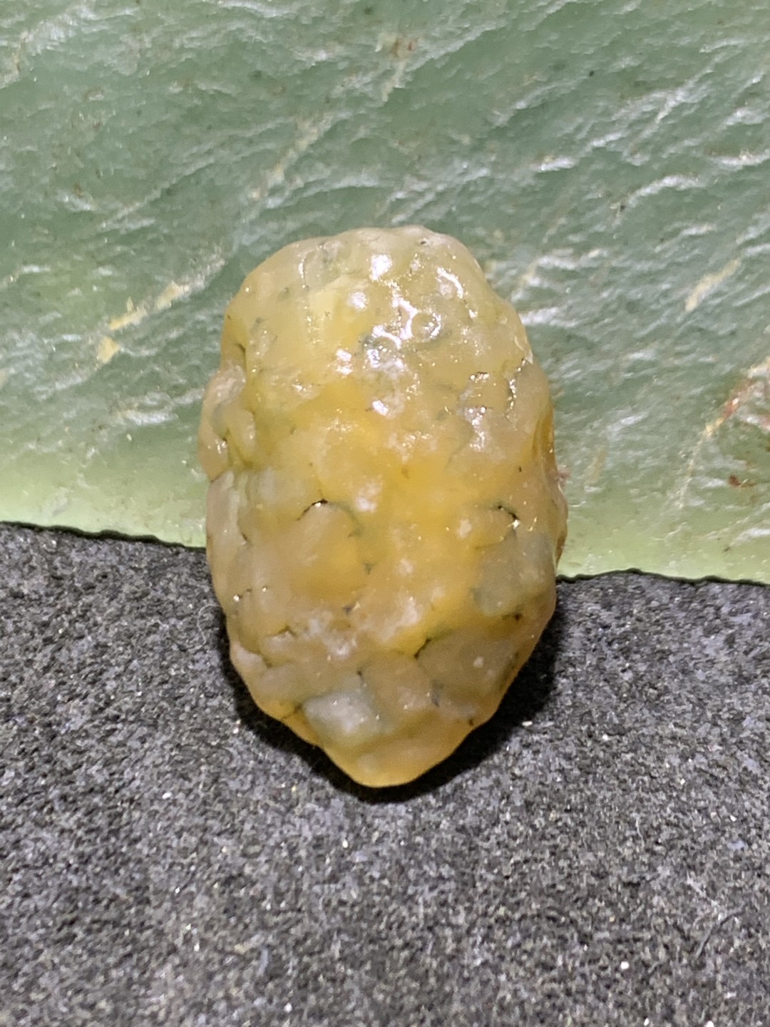 精美阿拉善筋脉石原石珠子一颗，