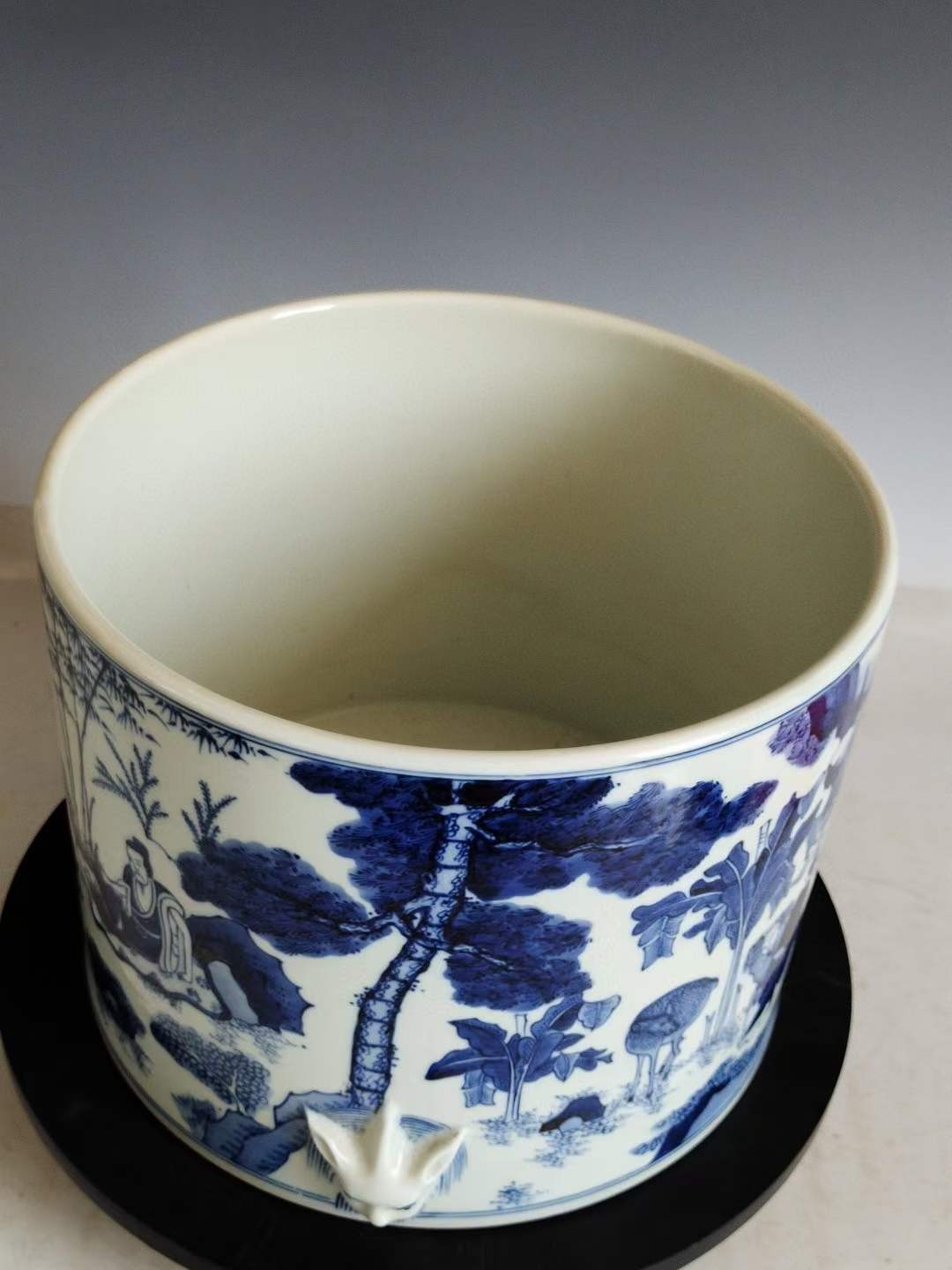 美品·款识“大清康熙年制”精工细作满工手绘青花竹林七贤纹三系兽首贯耳笔筒 美品·款识“大清康熙年制”精工细作满工手绘青花竹林七贤纹三系兽首贯耳笔筒