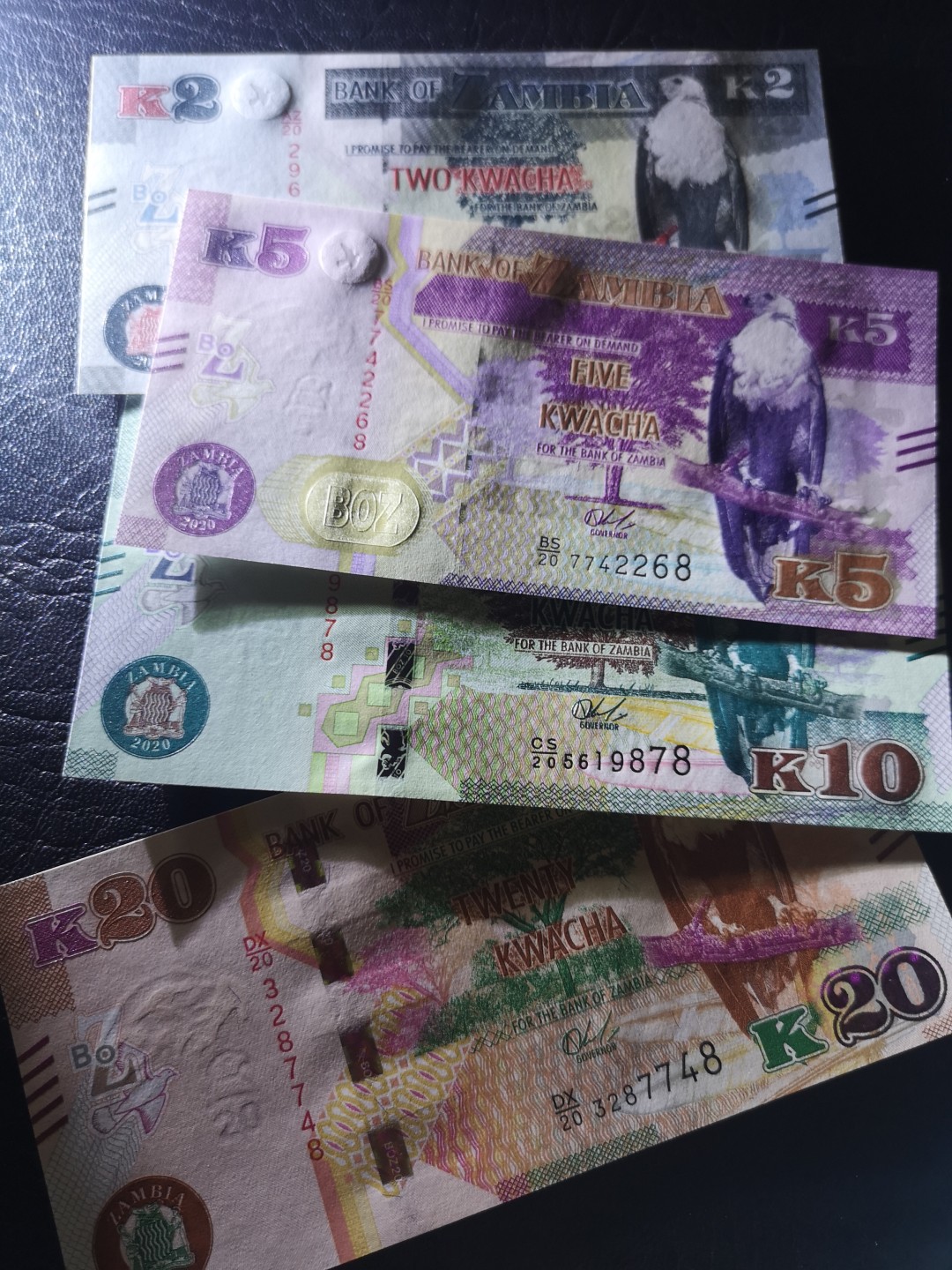 《外钞收藏家》第一百九十三期 赞比亚2、5、10、20 四张一起 全新UNC