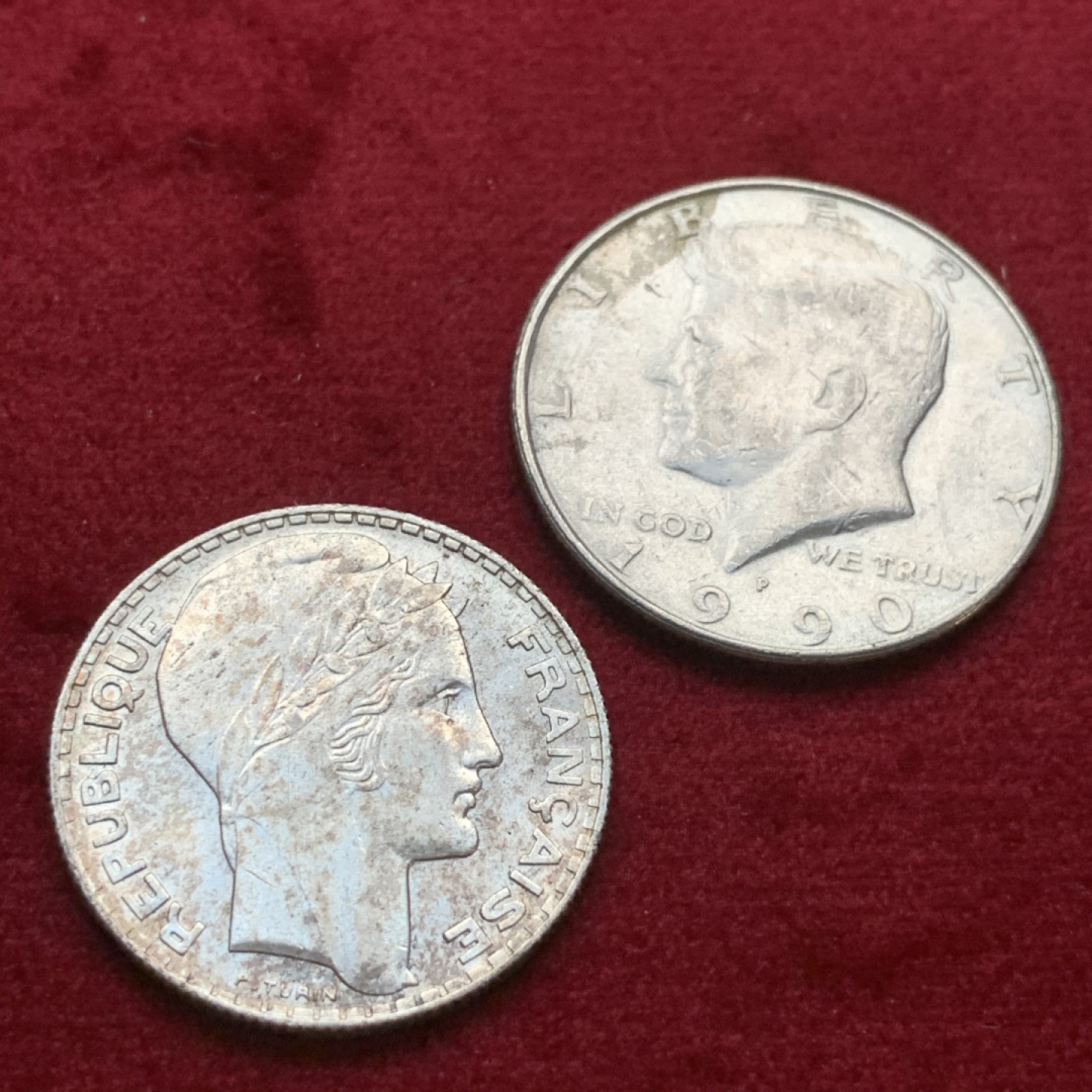 《竞宝斋》第75场-本周日，周一2场连拍（全场不限金额包邮） 2枚一组  1939年 法国 好品10法郎银币+美国 1990年 肯尼迪 50美分 硬币