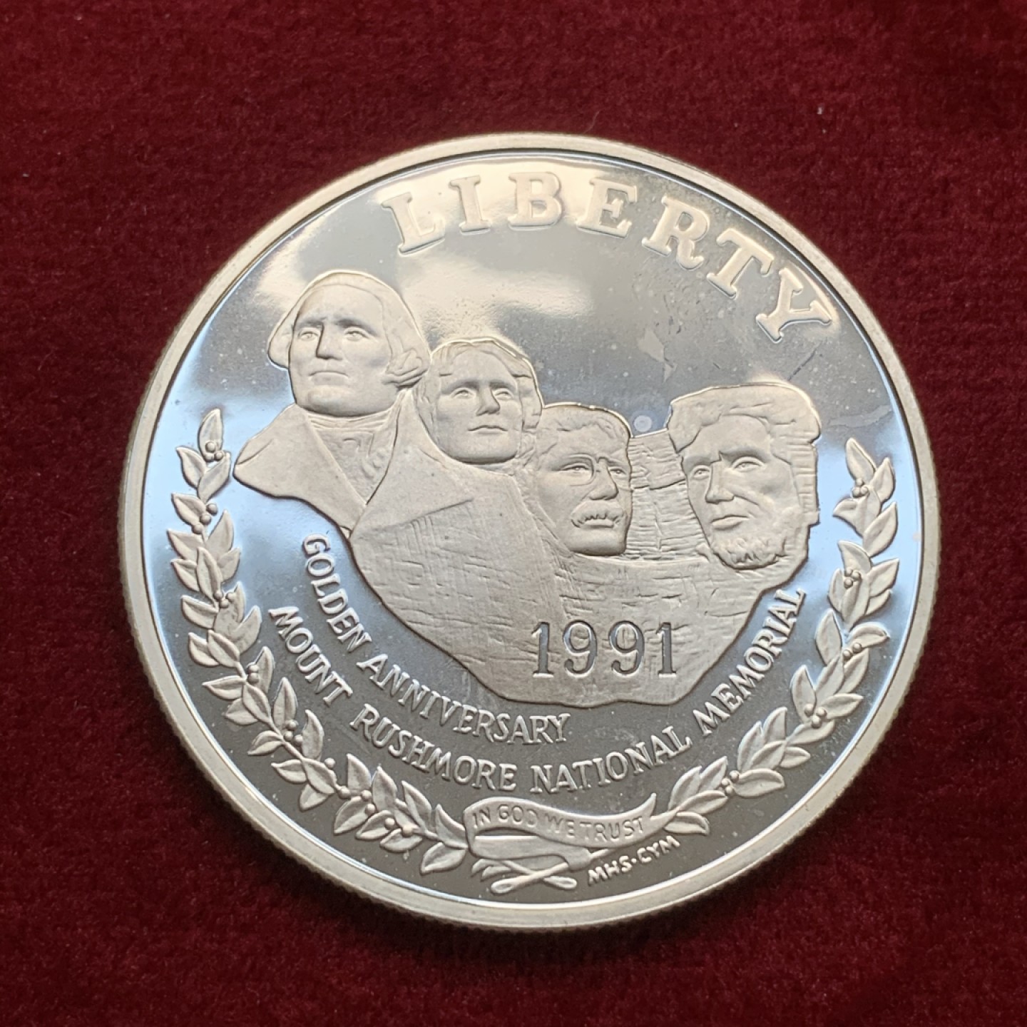 《竞宝斋》第75场-本周日，周一2场连拍（全场不限金额包邮） 美国 1991年 总统山 美元银币 900银 26.7克 比较少见的品种