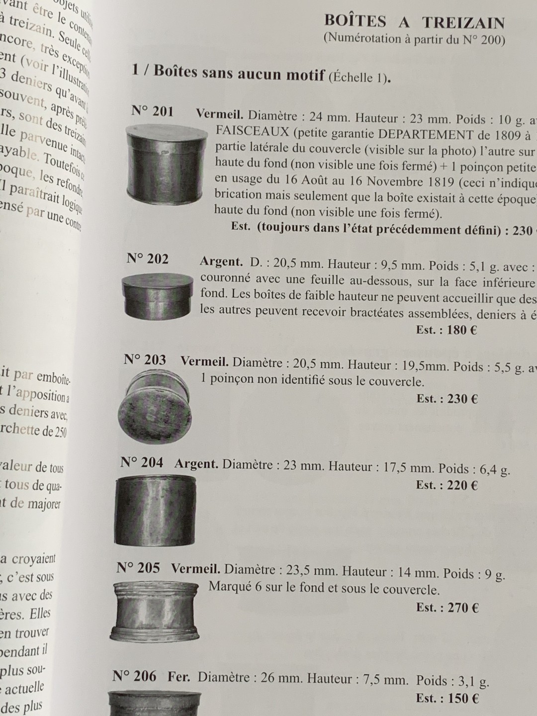《竞宝斋》第75场-本周日，周一2场连拍（全场不限金额包邮） 法国 结婚 纪念章 目录  厚达 320页 重达1.6公斤 A4纸大小 亏运费的品种 不过介绍的非常详细  版本众多