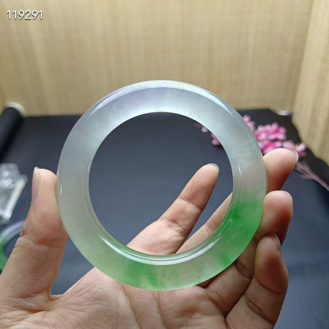 龙石种飘花翡翠手镯一对，水头超好，超级完美，莹光感超强，重98.3/98克 