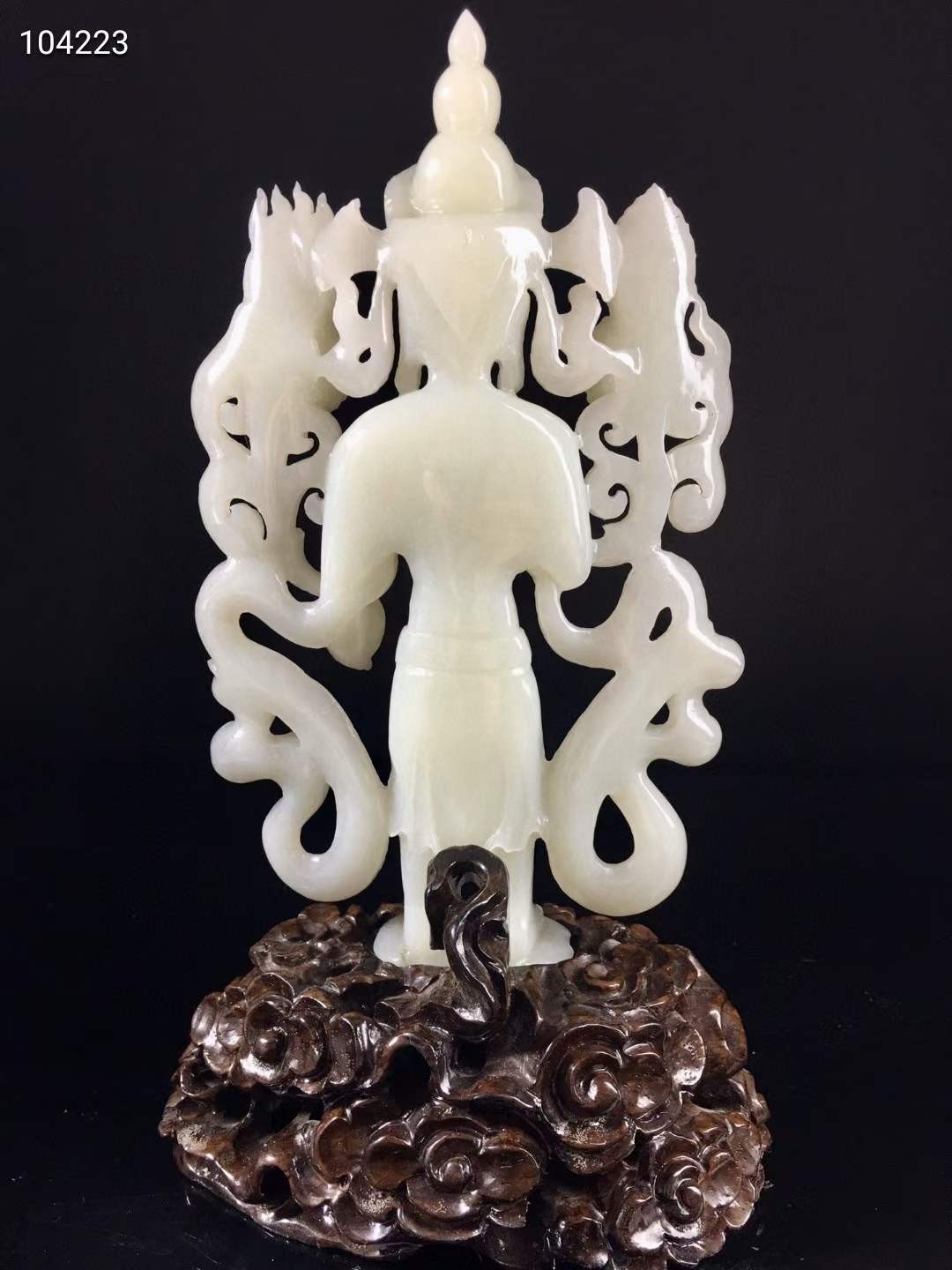 和田青白玉菩萨摆件，玉质细腻油润，雕刻精美开脸慈祥，形体优美，保真和田玉 