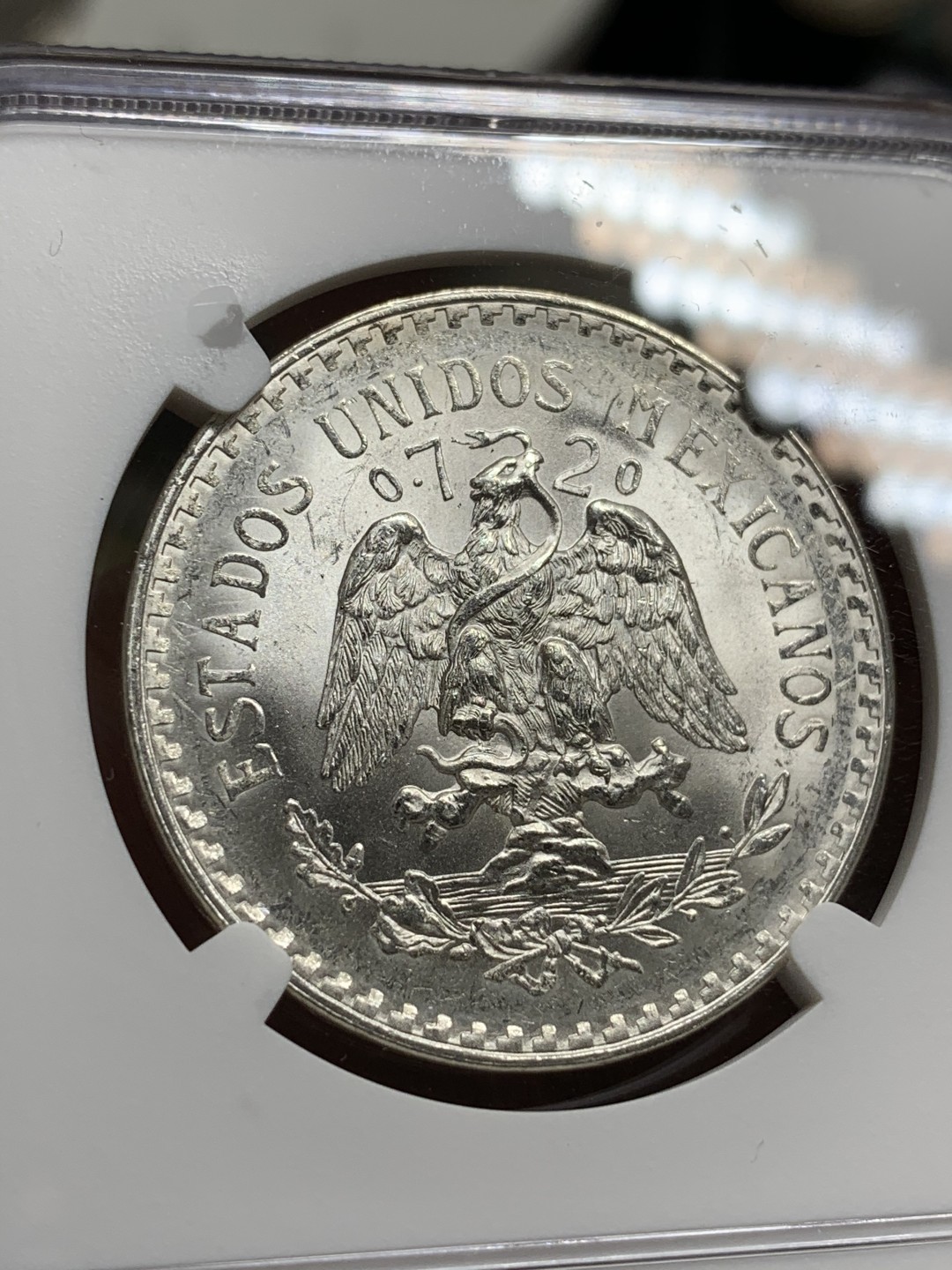 《竞宝斋》第75场-本周日，周一2场连拍（全场不限金额包邮） NGC MS66 1944M 墨西哥1比索小鹰洋 很不错的分数