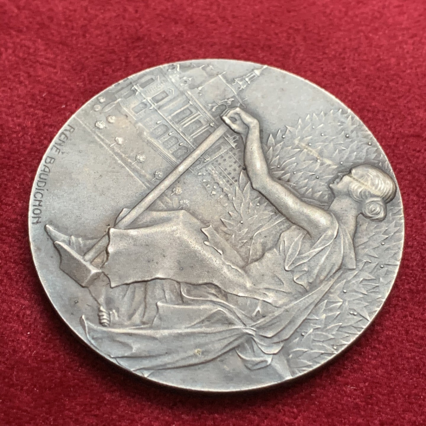 《竞宝斋》第75场-本周日，周一2场连拍（全场不限金额包邮） 原盒法国1900年左右工业少女城市景观镀银大铜章 50mm，55克，BRONZE铜标