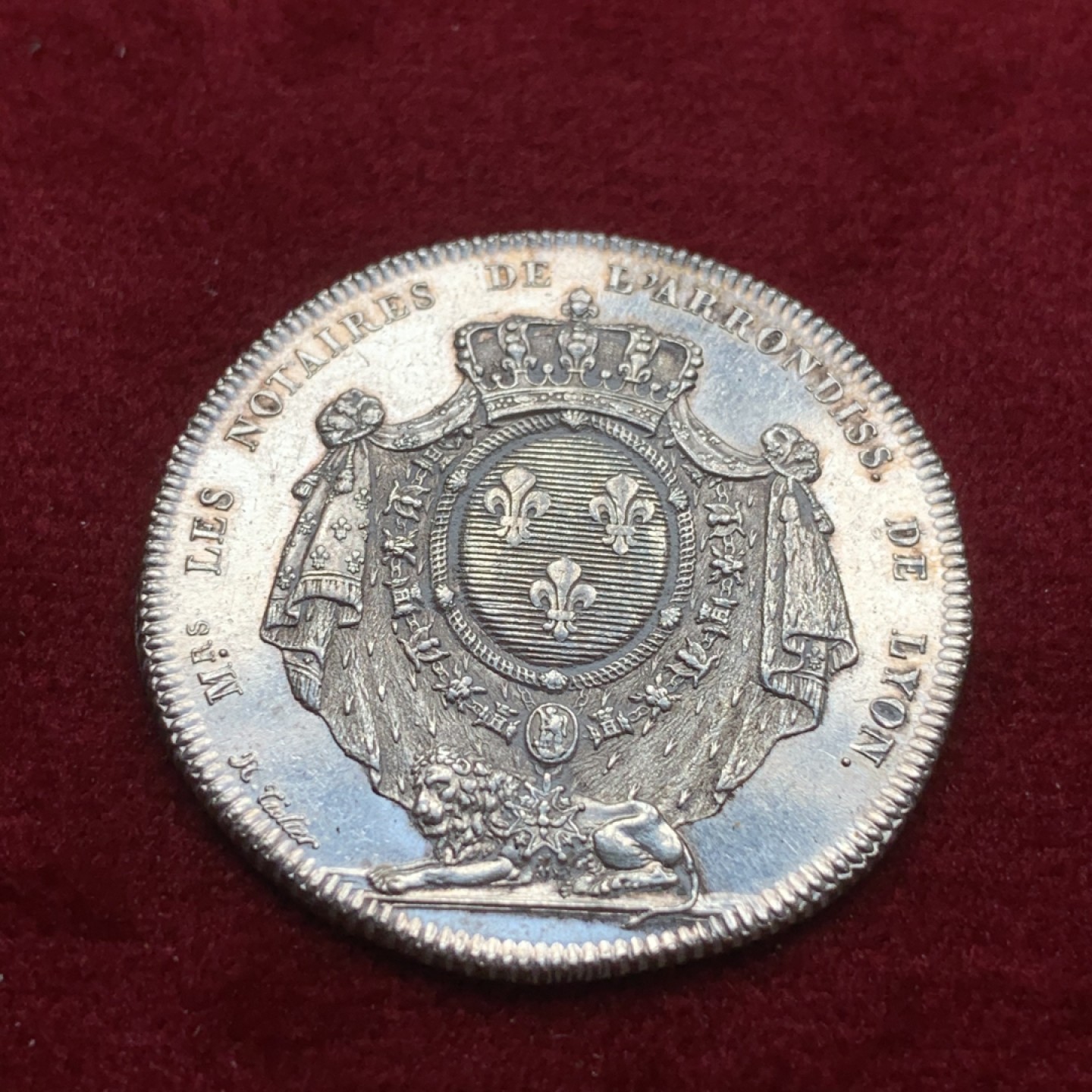 《竞宝斋》第75场-本周日，周一2场连拍（全场不限金额包邮） 法国 1805年 里昂公证人 银质 代币 细节非常好，狮子都没见多磨损 PL 感强烈 12.85克 32.7mm直径