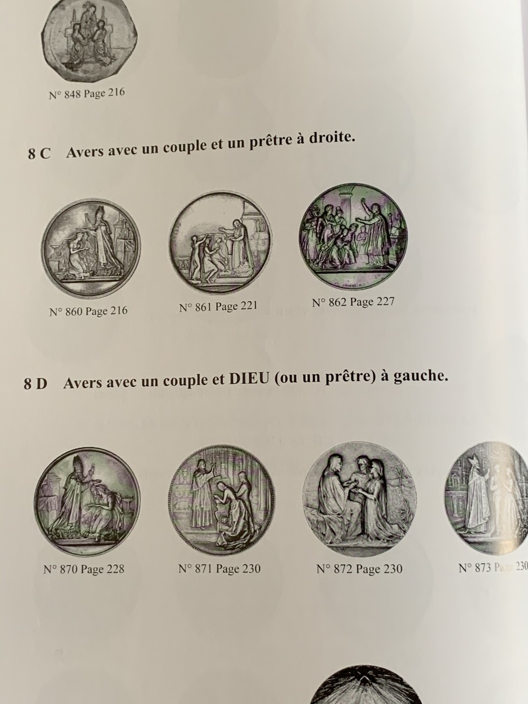 《竞宝斋》第75场-本周日，周一2场连拍（全场不限金额包邮） 法国 结婚 纪念章 目录  厚达 320页 重达1.6公斤 A4纸大小 亏运费的品种 不过介绍的非常详细  版本众多