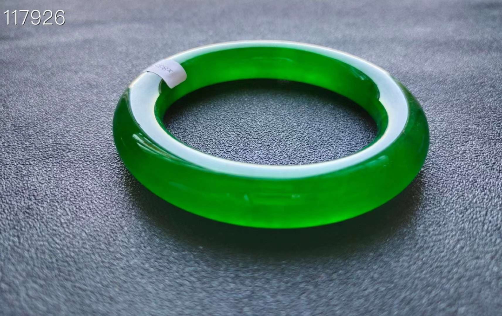 高冰帝王绿翡翠手镯一对，水头超好，超级完美，58口径，重98.7/89.7克 