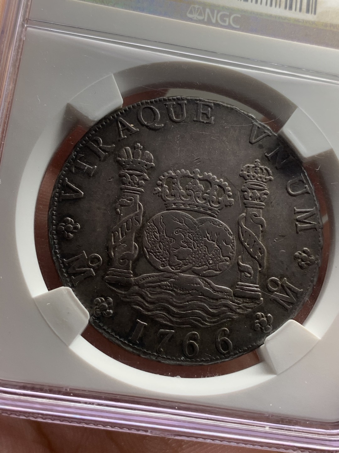 《竞宝斋》第75场-本周日，周一2场连拍（全场不限金额包邮） 亚军分 NGC MS62 墨西哥 1766年 地球双柱银币 中期好品 双面深彩包浆 可遇不可求的状态