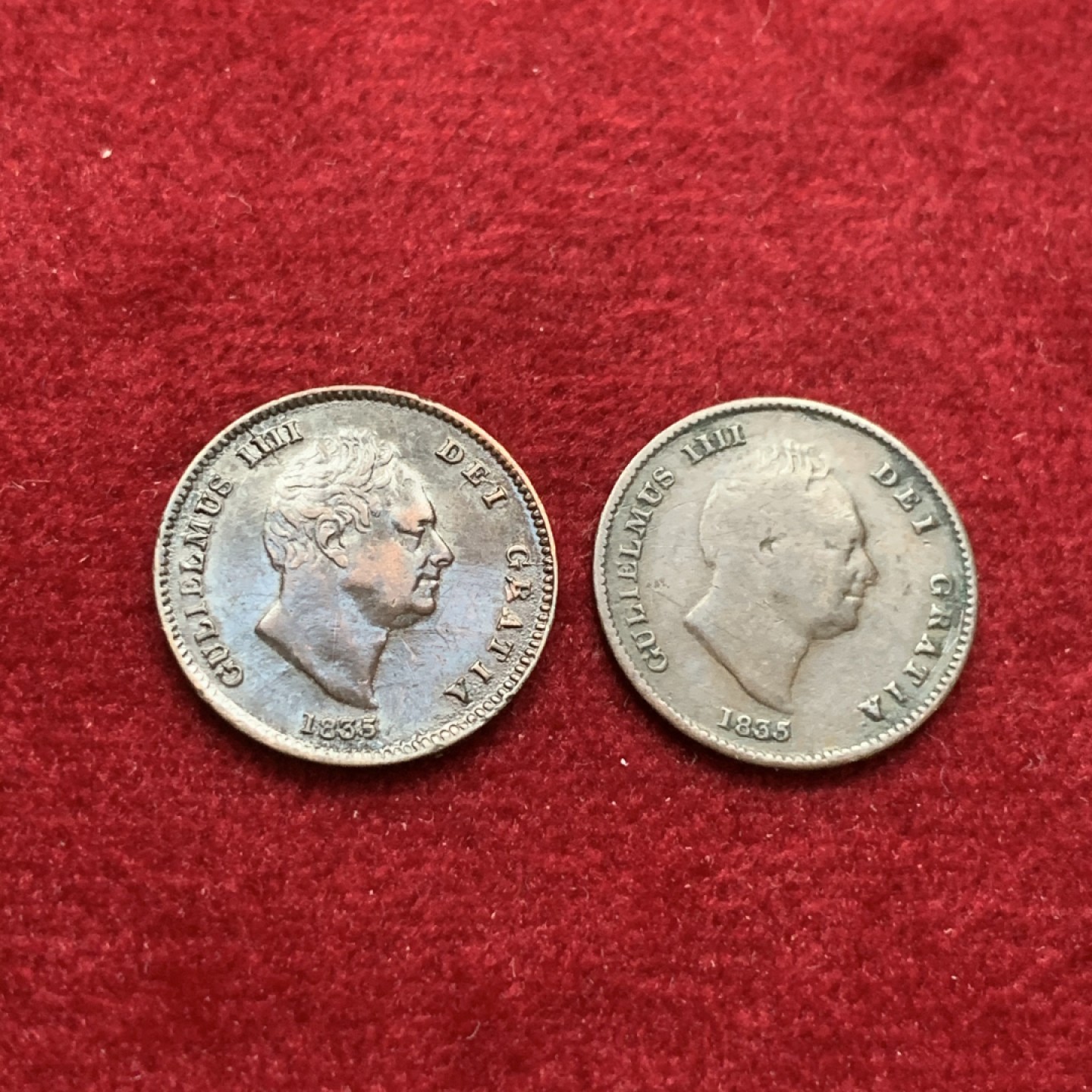 《竞宝斋》第75场-本周日，周一2场连拍（全场不限金额包邮） 英国 威廉四世 1835年 1/2 法新铜币 两枚 细节见图