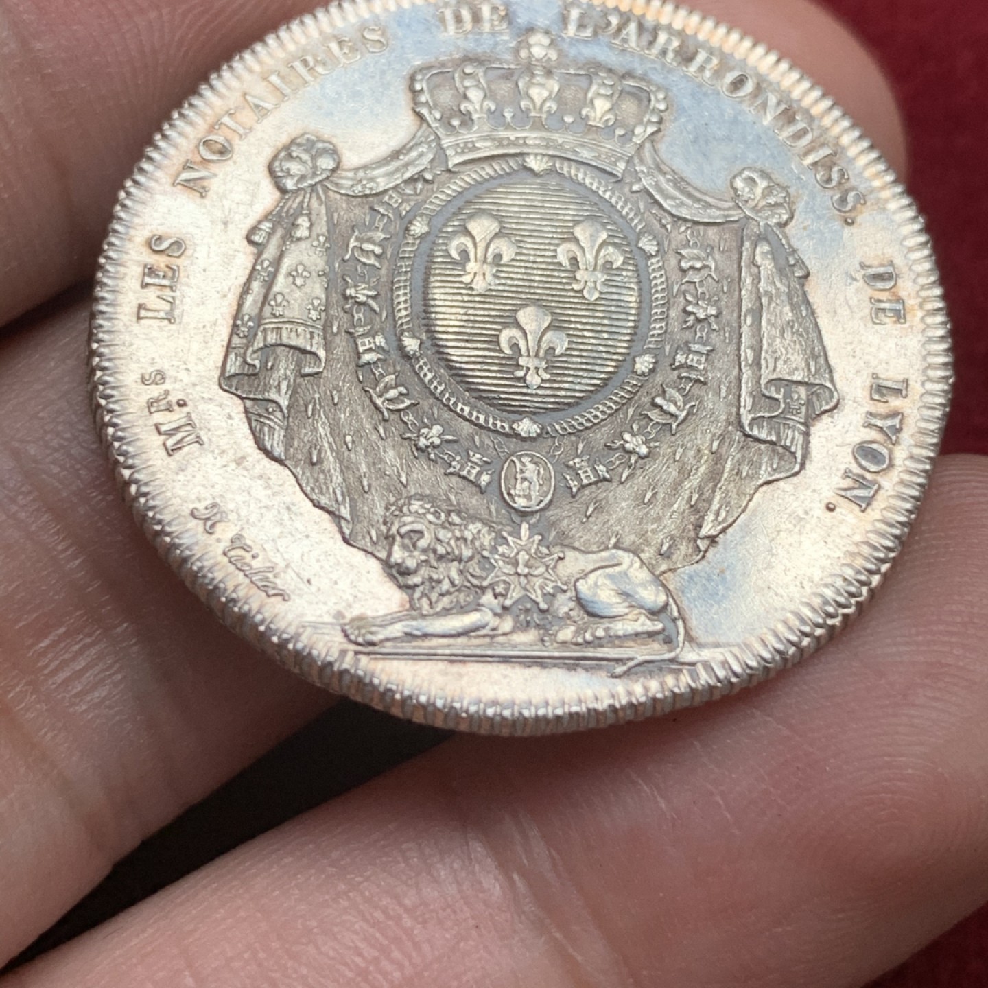 《竞宝斋》第75场-本周日，周一2场连拍（全场不限金额包邮） 法国 1805年 里昂公证人 银质 代币 细节非常好，狮子都没见多磨损 PL 感强烈 12.85克 32.7mm直径