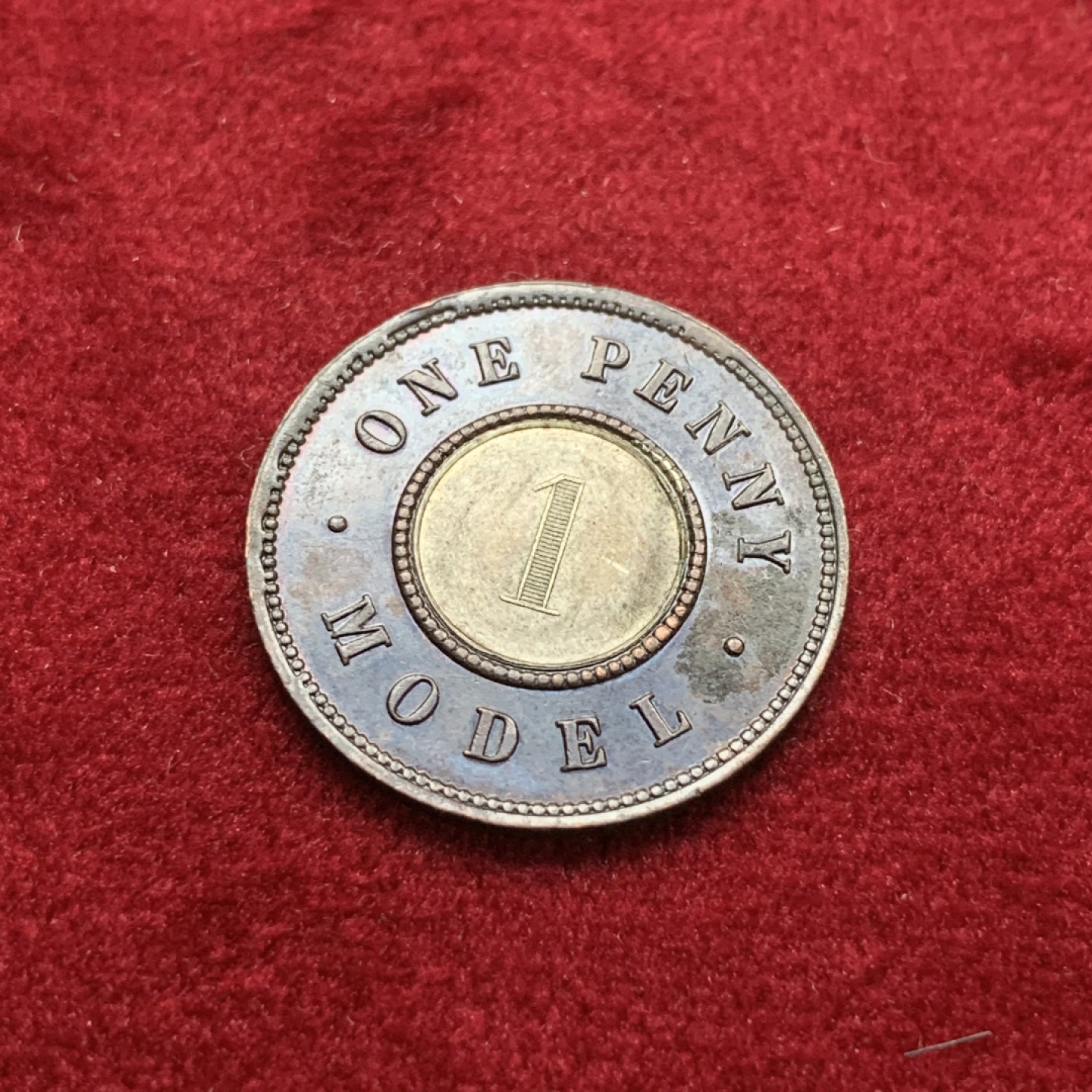 《竞宝斋》第75场-本周日，周一2场连拍（全场不限金额包邮） 英国 小维 1844年 1便士  双色币 细节很不错