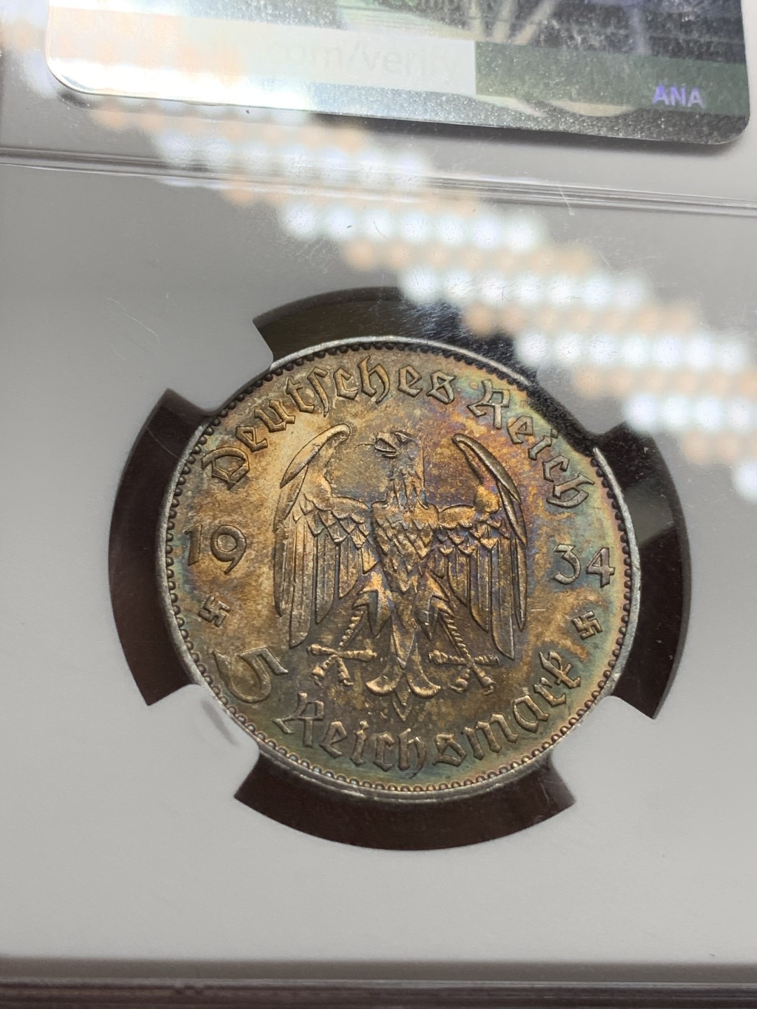 《竞宝斋》第75场-本周日，周一2场连拍（全场不限金额包邮） UNCD 德国 1934年 执政党周年纪念 教堂加字5马克银币 七彩包浆 转光好品 加字教堂较少见