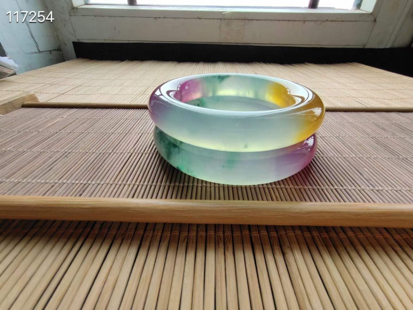顶级龙石种多彩翡翠手镯一对